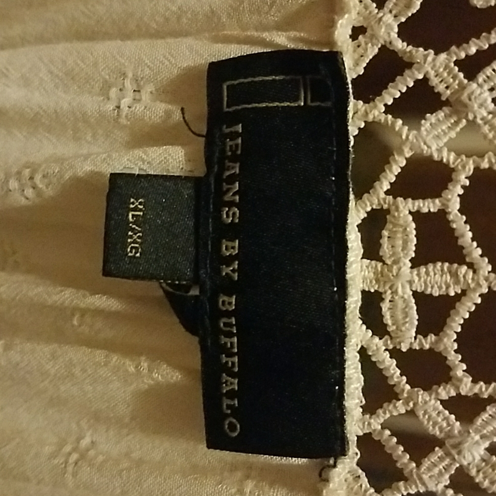 Top - Picture 2 of 4